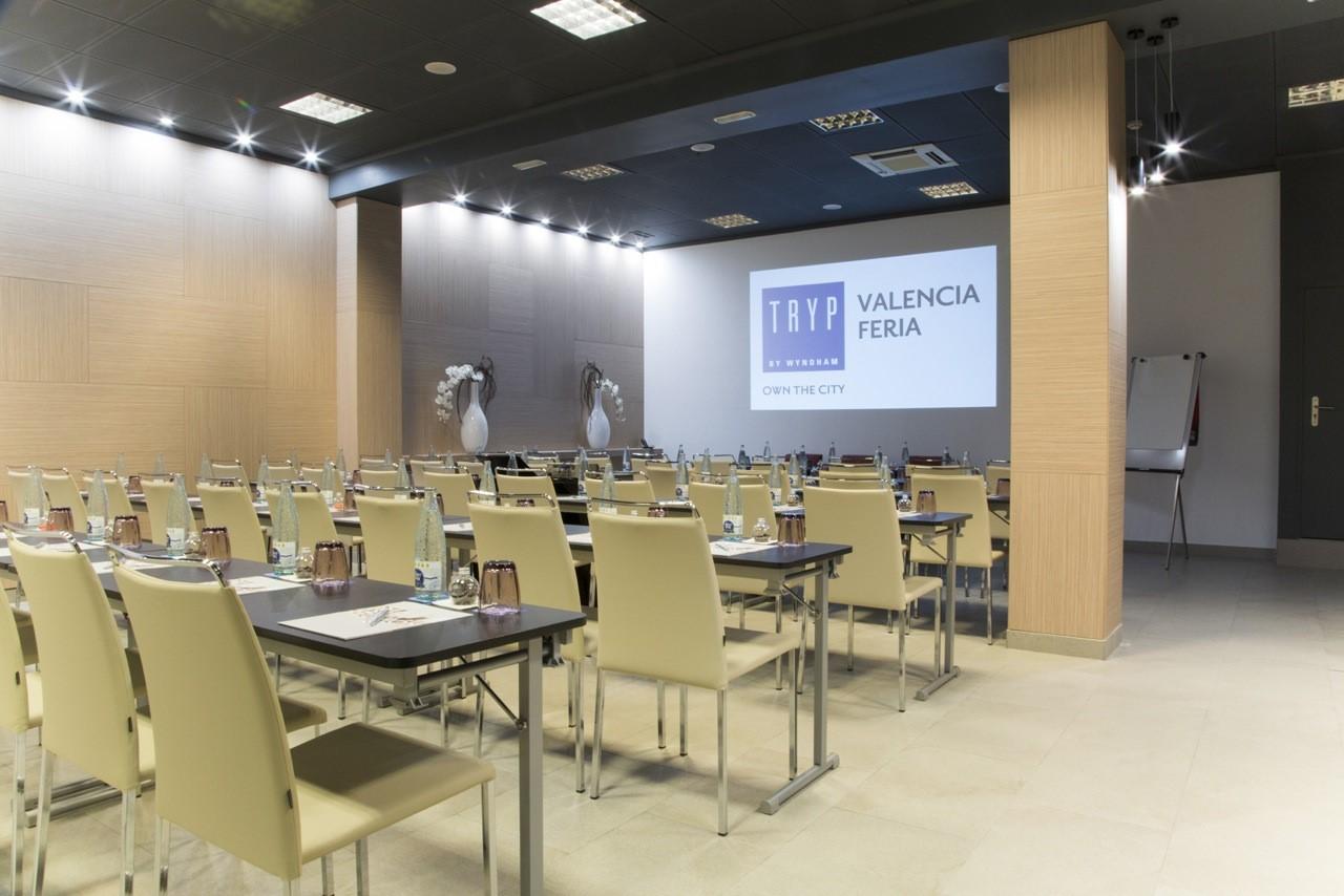 Port Feria Valencia Hotel Bagian luar foto