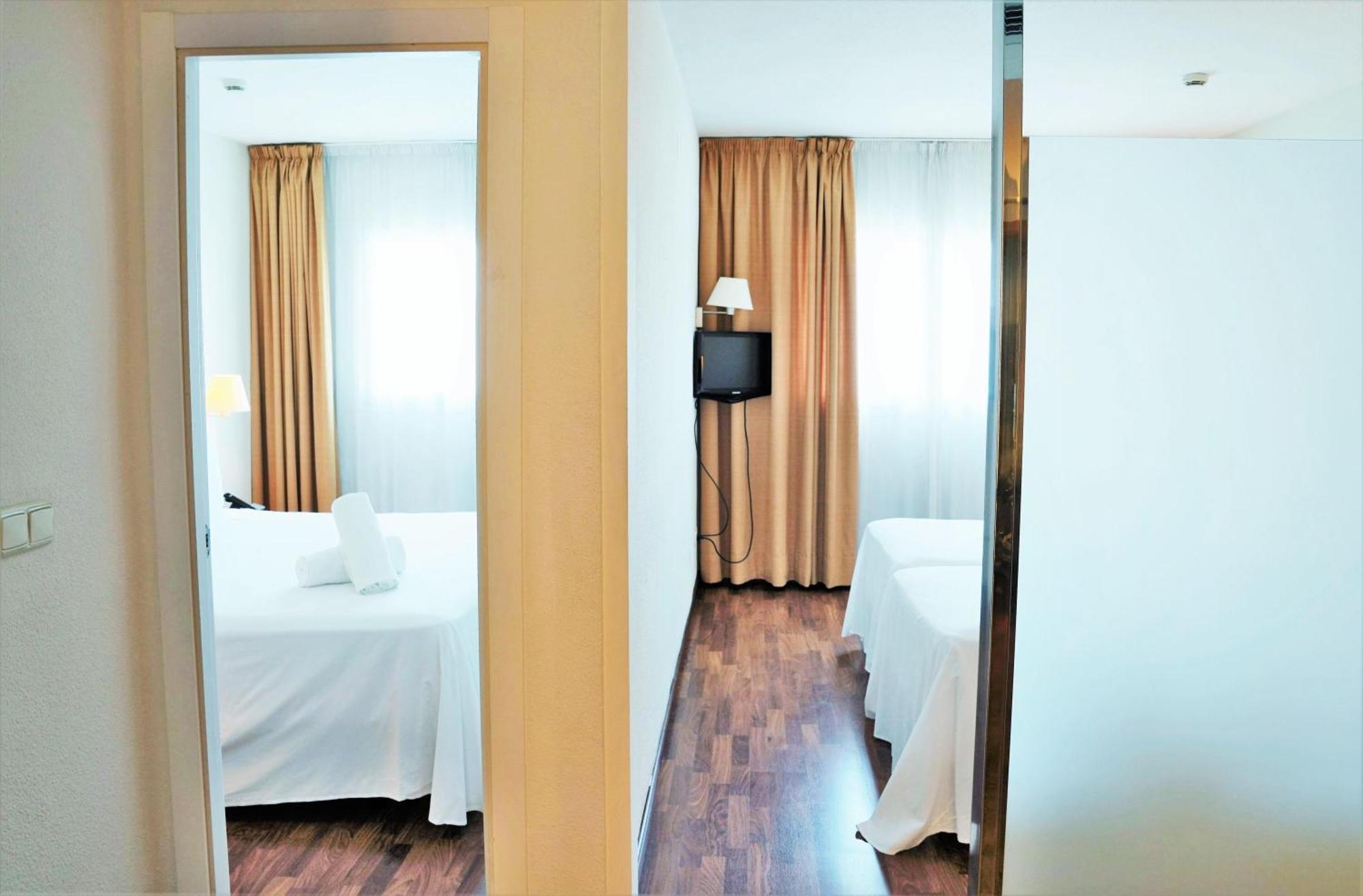 Port Feria Valencia Hotel Bagian luar foto