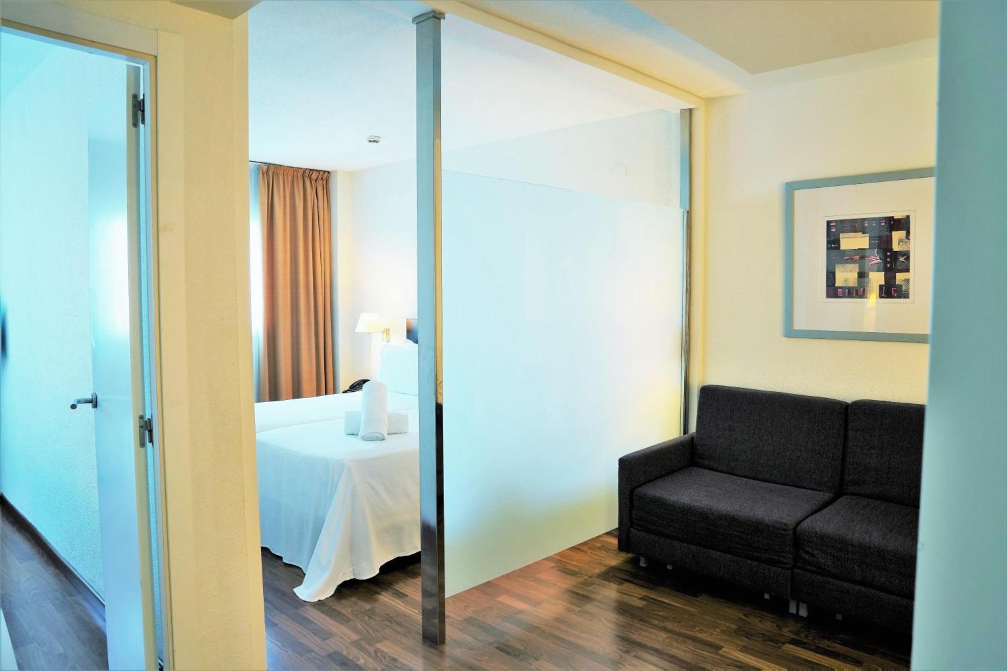 Port Feria Valencia Hotel Bagian luar foto