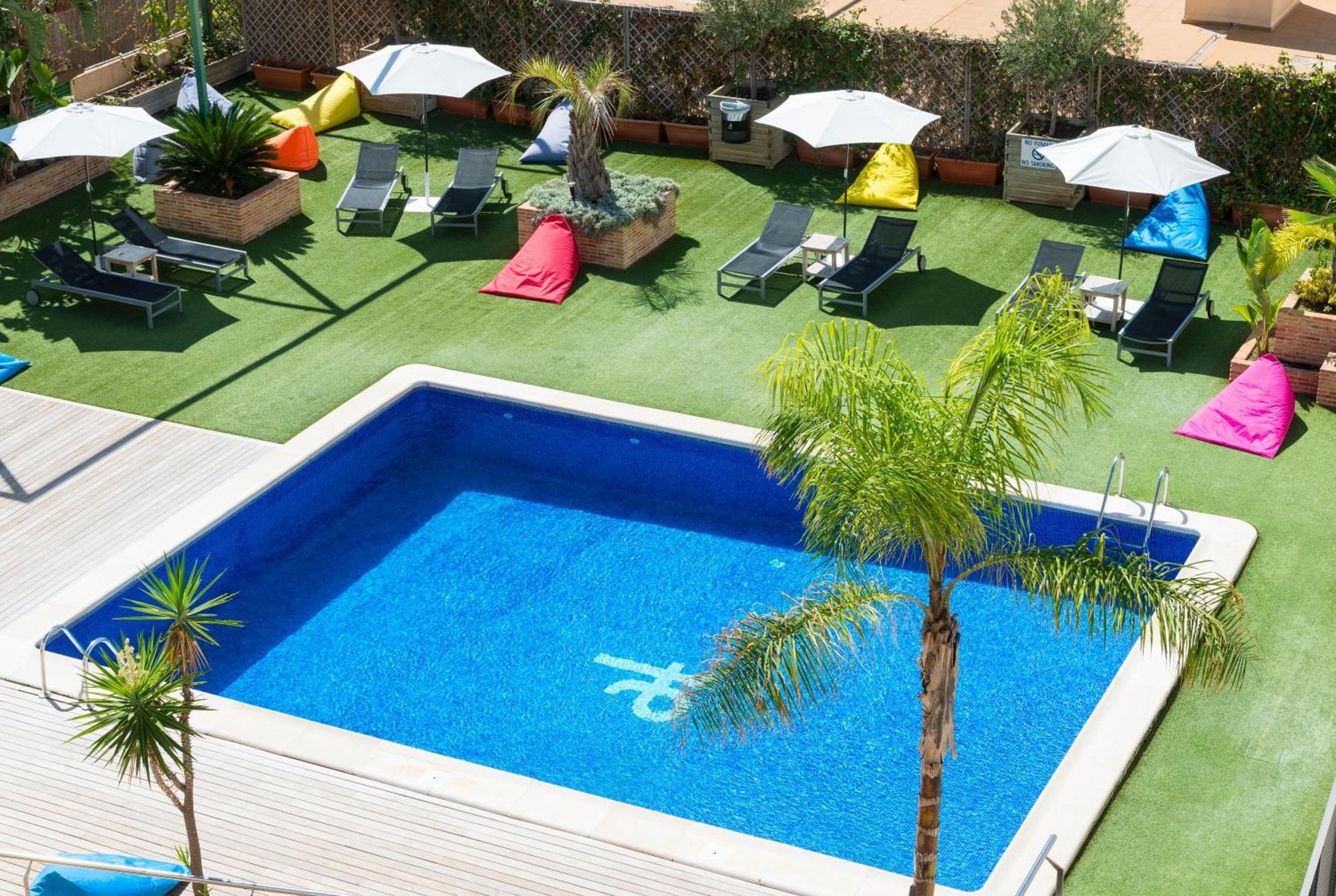 Port Feria Valencia Hotel Bagian luar foto